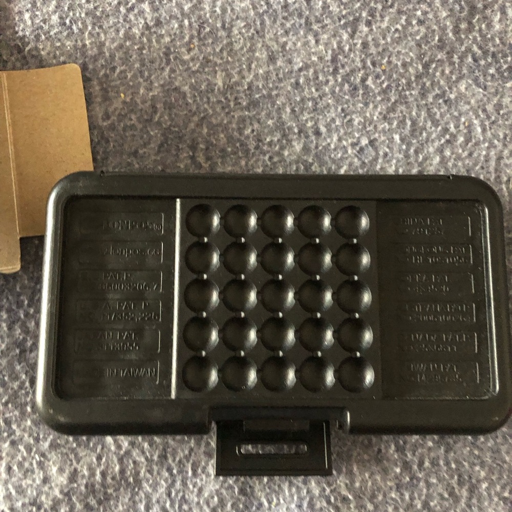 Educational Insights Kanoodle Brain-Teasing Puzzle - Picture 3 of 3